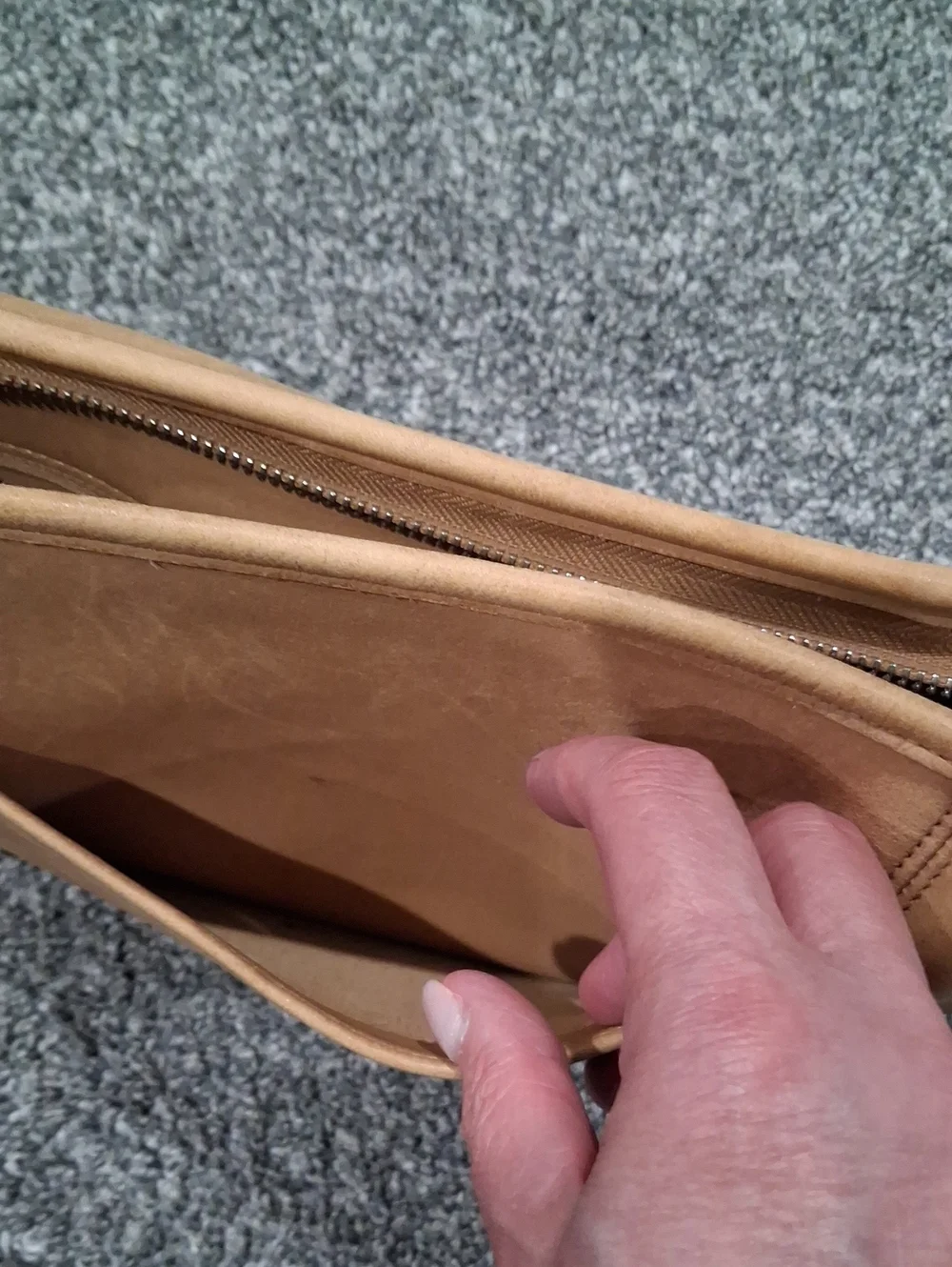 Vintage Coach 9816 Glove Tanned Slim Duffle Sac Crossbody Bag Carmel/tan Leather